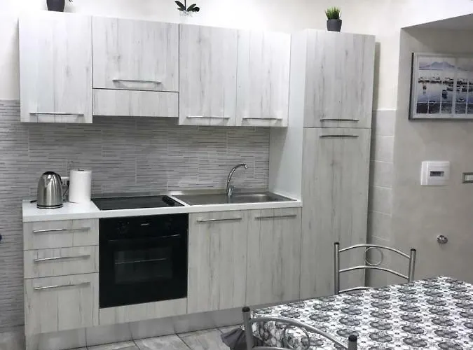 度假居 Luishouse 那不勒斯